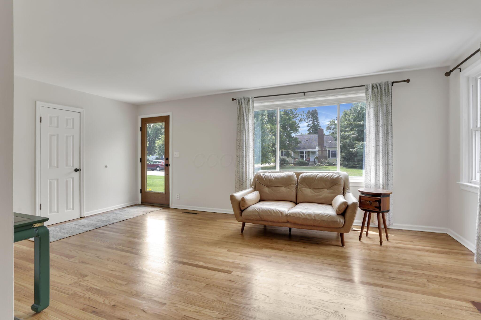 460 East Beaumont Road Columbus, OH 43214 - Photo 8 of 70 12-web-or-mls-011A0709