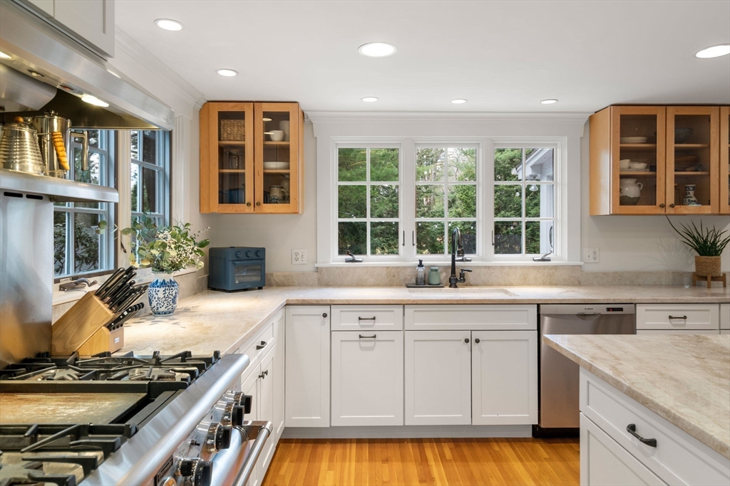 48 Sunset Road Weston, MA 02493 - Photo 9 of 34 Gallery Image 9