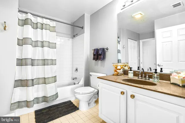 $215,000 | 23 Pierside Drive, Unit 410, Baltimore, MD 21230