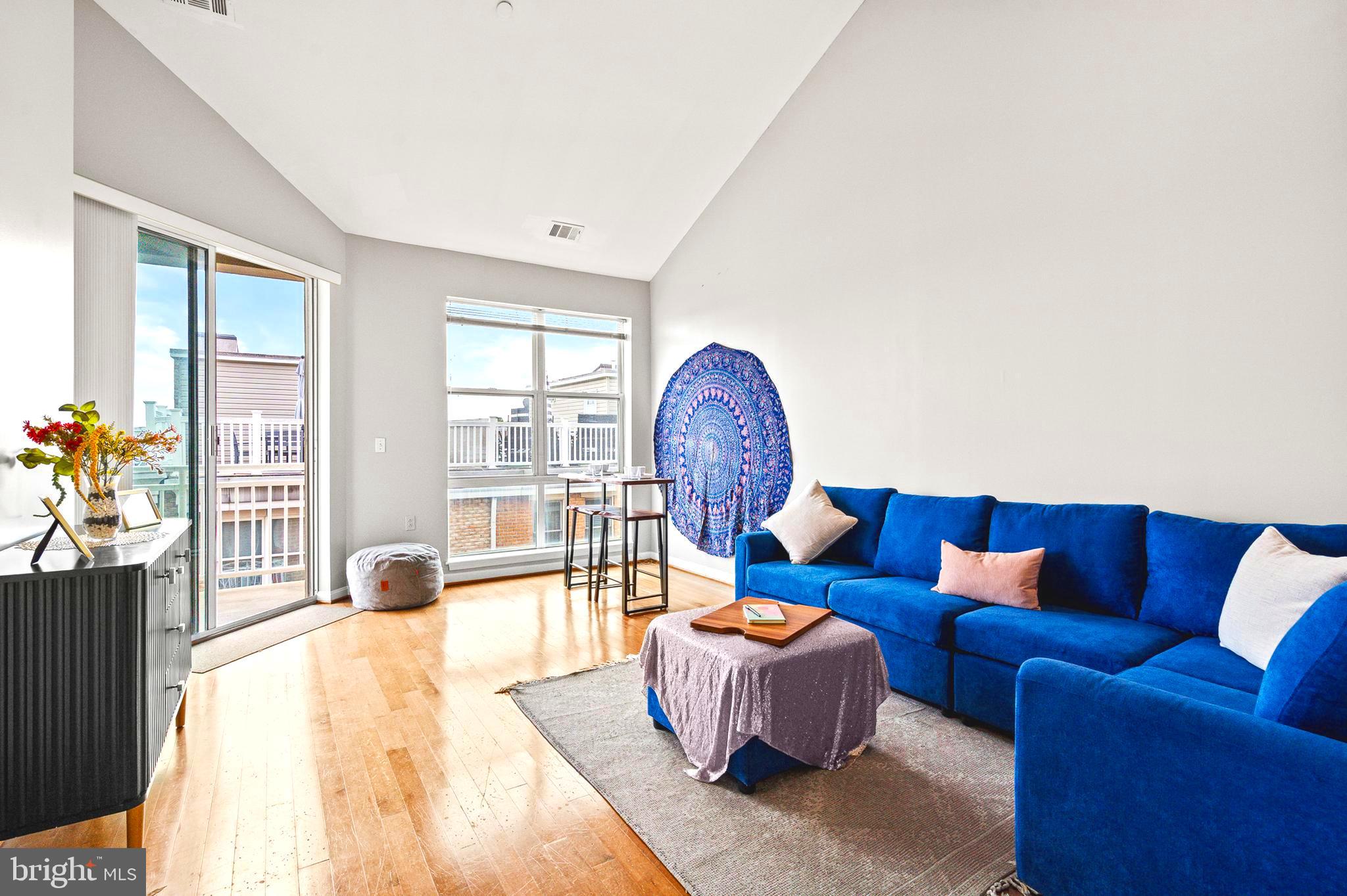 23 Pierside Drive, Unit 410 Baltimore, MD 21230 - Photo 2 of 18 Bright & open space with high ceilings