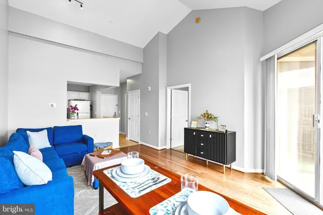 $215,000 | 23 Pierside Drive, Unit 410, Baltimore, MD 21230