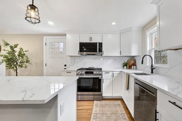 $839,900 | 241 Ridgewood Drive, Norwood, MA 02062
