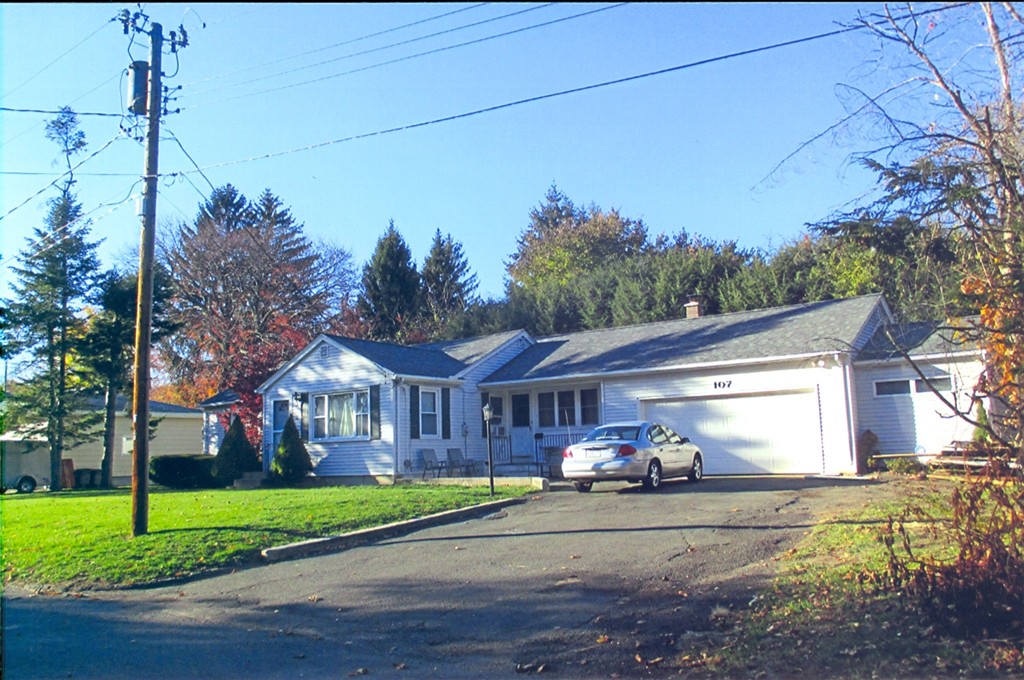 107 Meadowbrook Road Holyoke, MA 01040 - Photo 1 of 3 Gallery Image 1