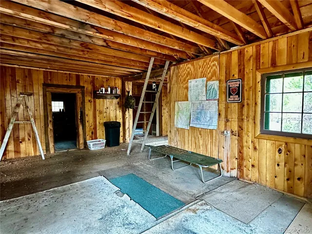 a view of an outdoor space