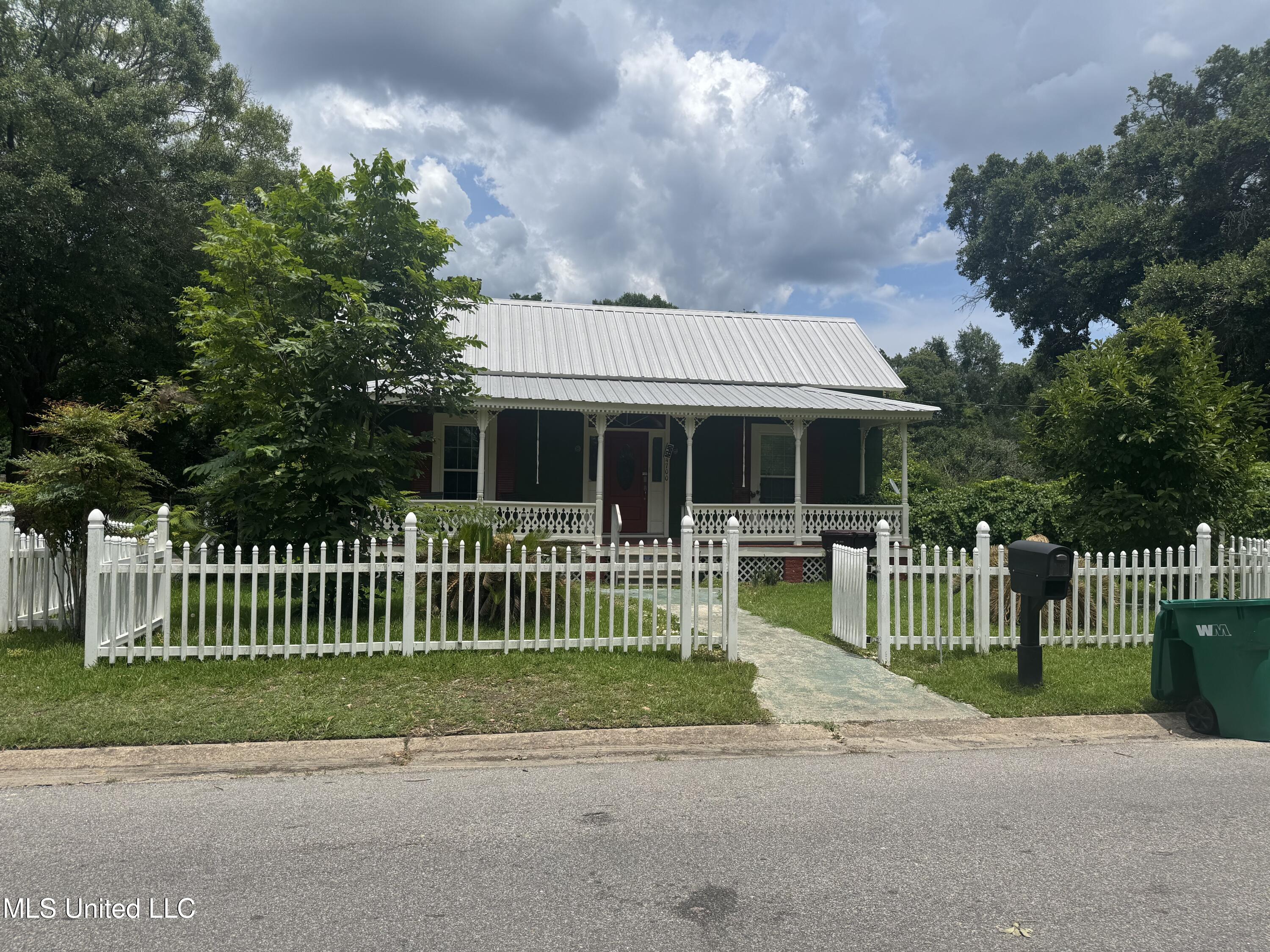 4700 2nd Street Moss Point, MS 39563 - Photo 2 of 9 IMG_7761