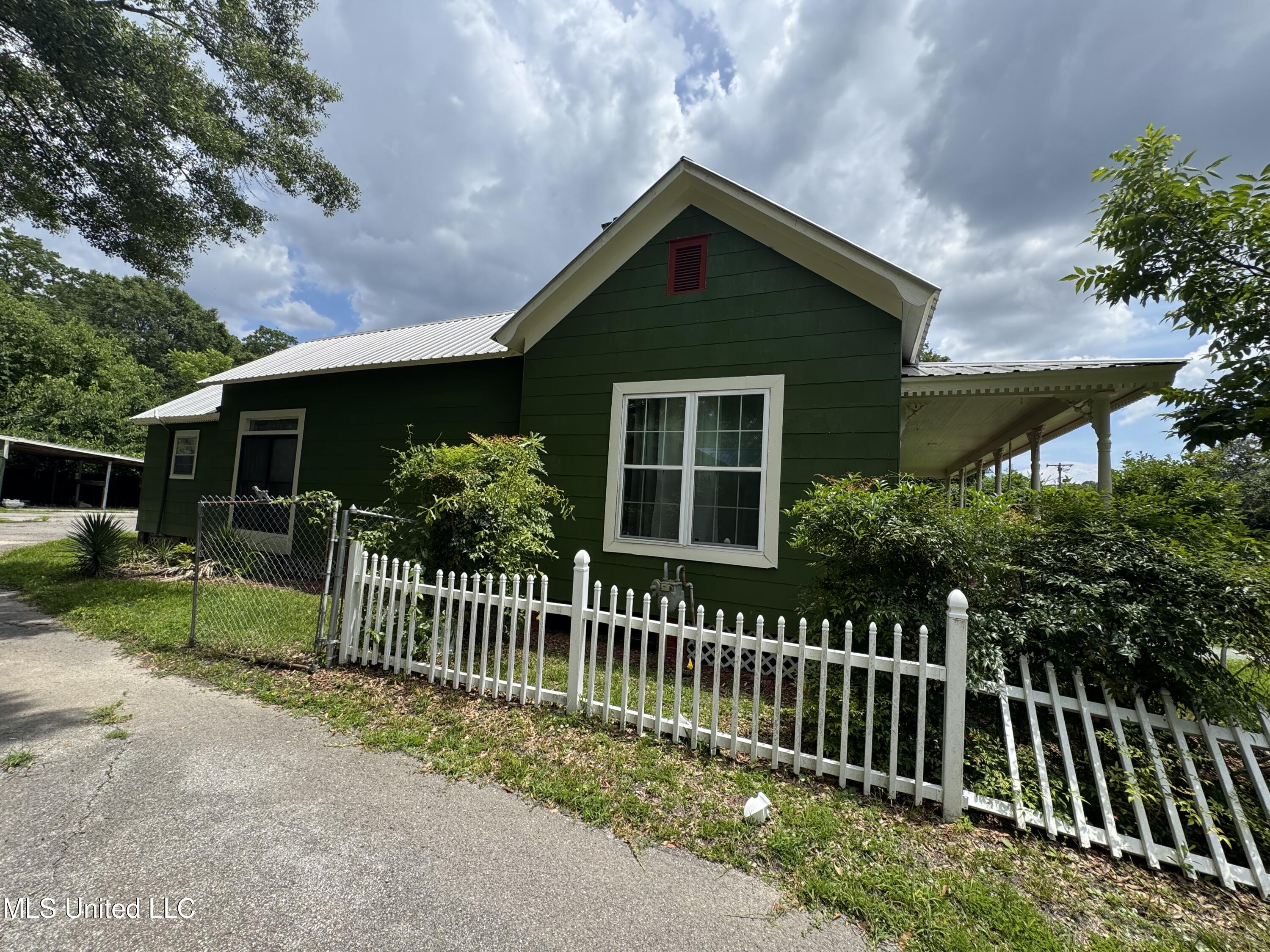 4700 2nd Street Moss Point, MS 39563 - Photo 8 of 9 IMG_7763