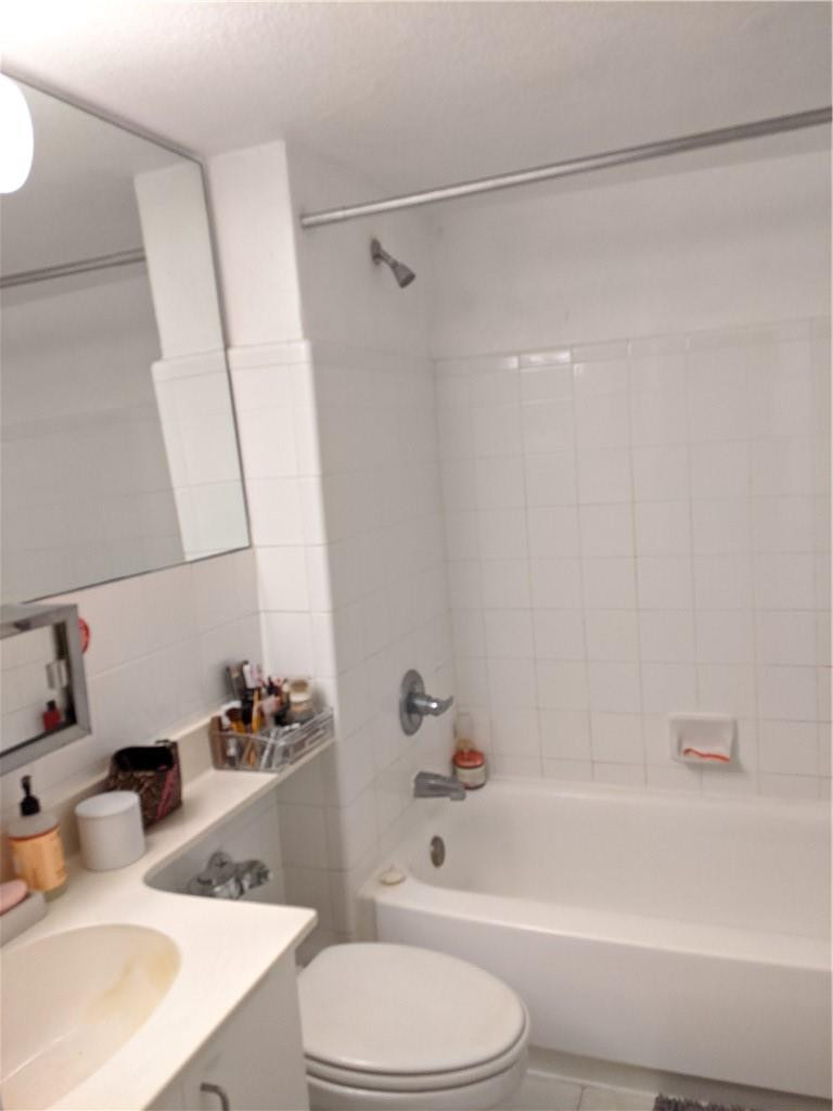 1500 Bay Road, Unit 1146S Miami Beach, FL 33139 - Photo 3 of 14 Photo 3