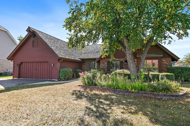 $749,000 | 1548 Wood Creek Trail, Bartlett, IL 60103