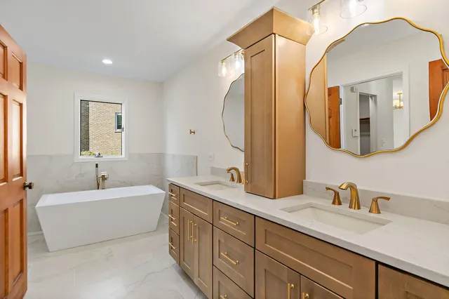 $749,000 | 1548 Wood Creek Trail, Bartlett, IL 60103