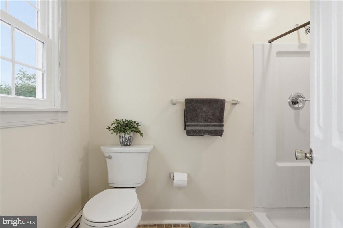2447 Headquarters Road Edinburg, VA 22824 - Photo 29 of 58 Main Bath
