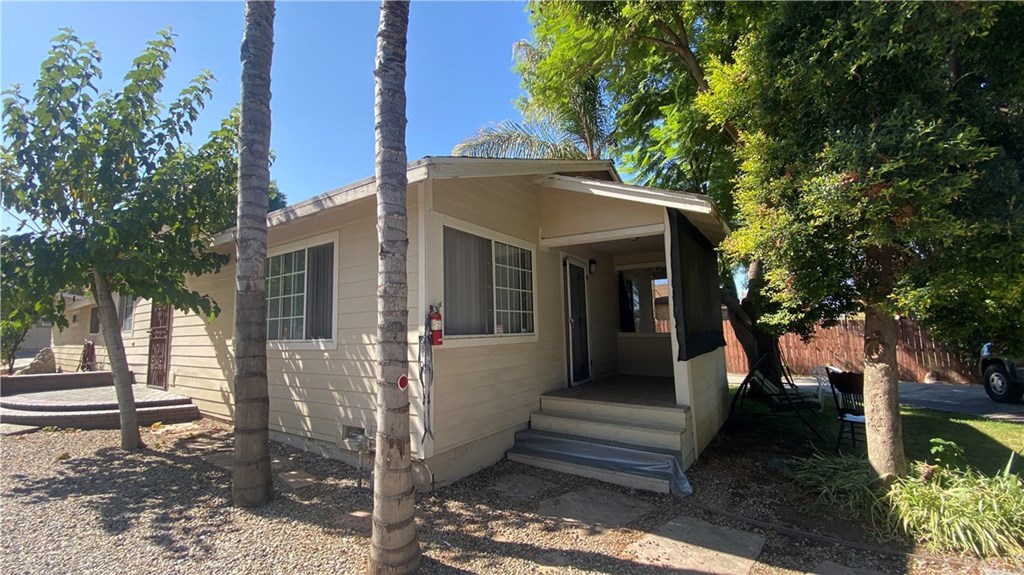 9272 Colorado Avenue Riverside, CA 92503 - Photo 2 of 35