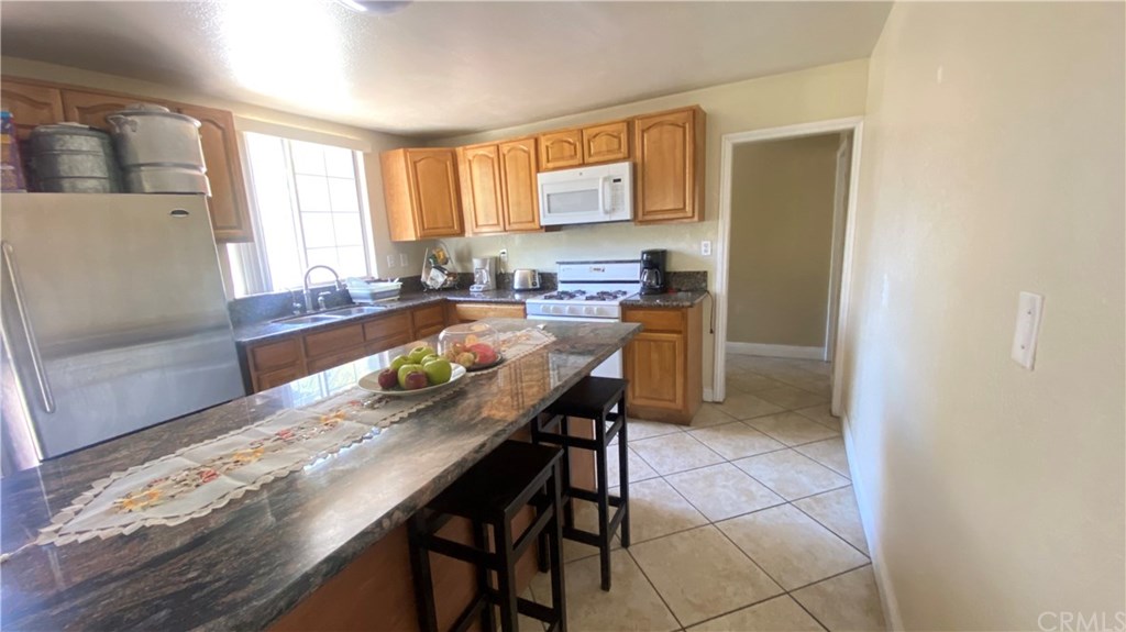 9272 Colorado Avenue Riverside, CA 92503 - Photo 11 of 35
