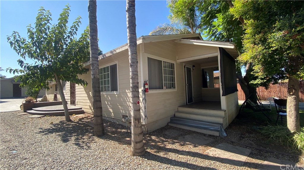 9272 Colorado Avenue Riverside, CA 92503 - Photo 4 of 35