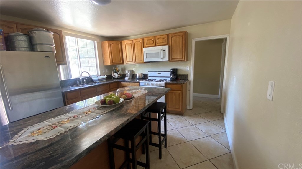 9272 Colorado Avenue Riverside, CA 92503 - Photo 6 of 35