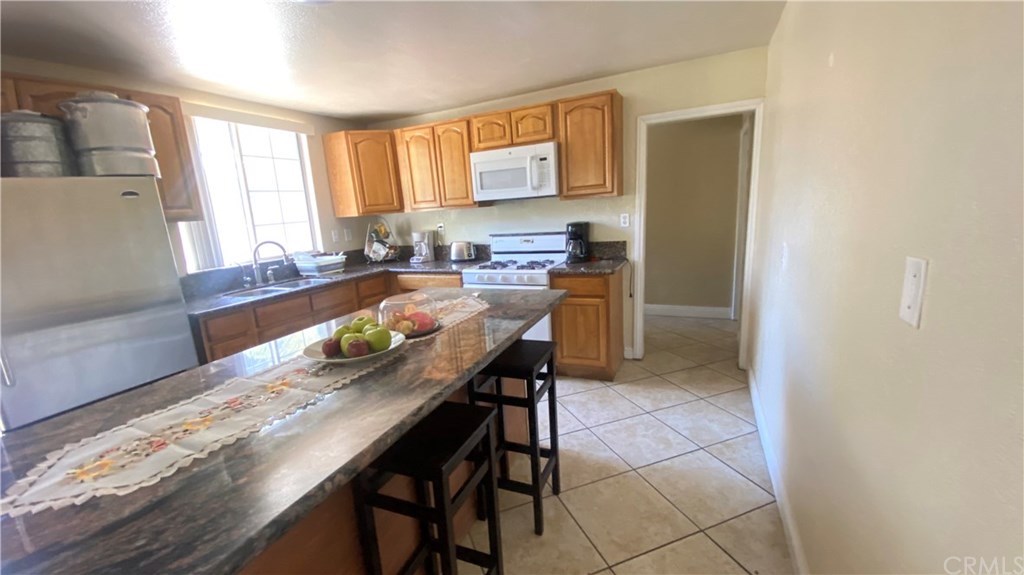 9272 Colorado Avenue Riverside, CA 92503 - Photo 8 of 35