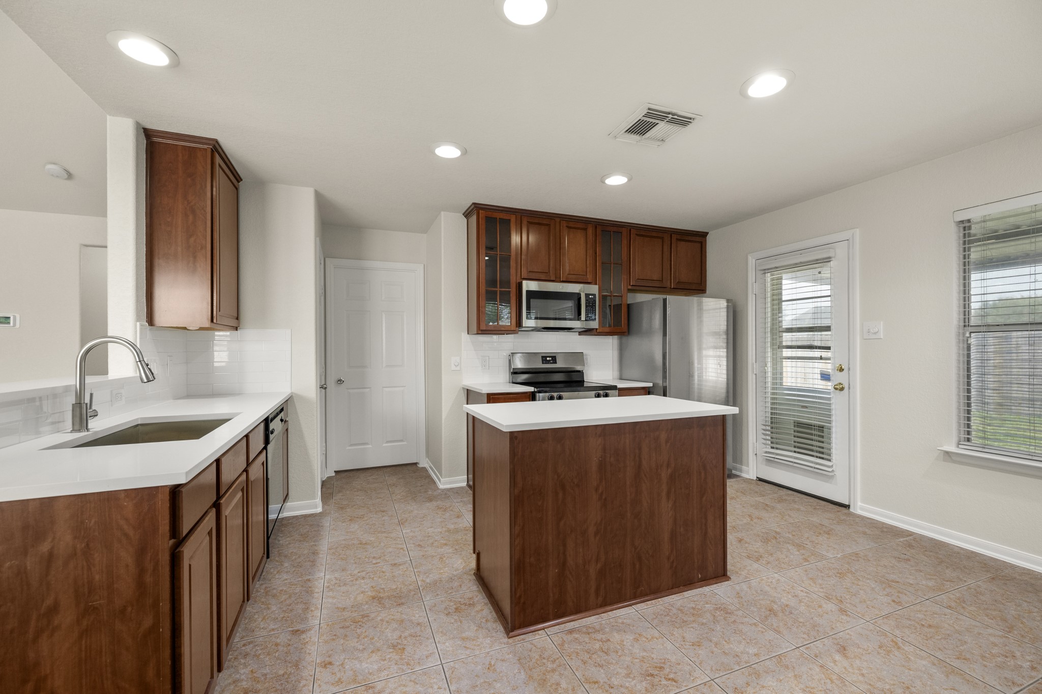 25511 Twister Trail Spring, TX 77373 - Photo 10 of 35 Gallery Image 10