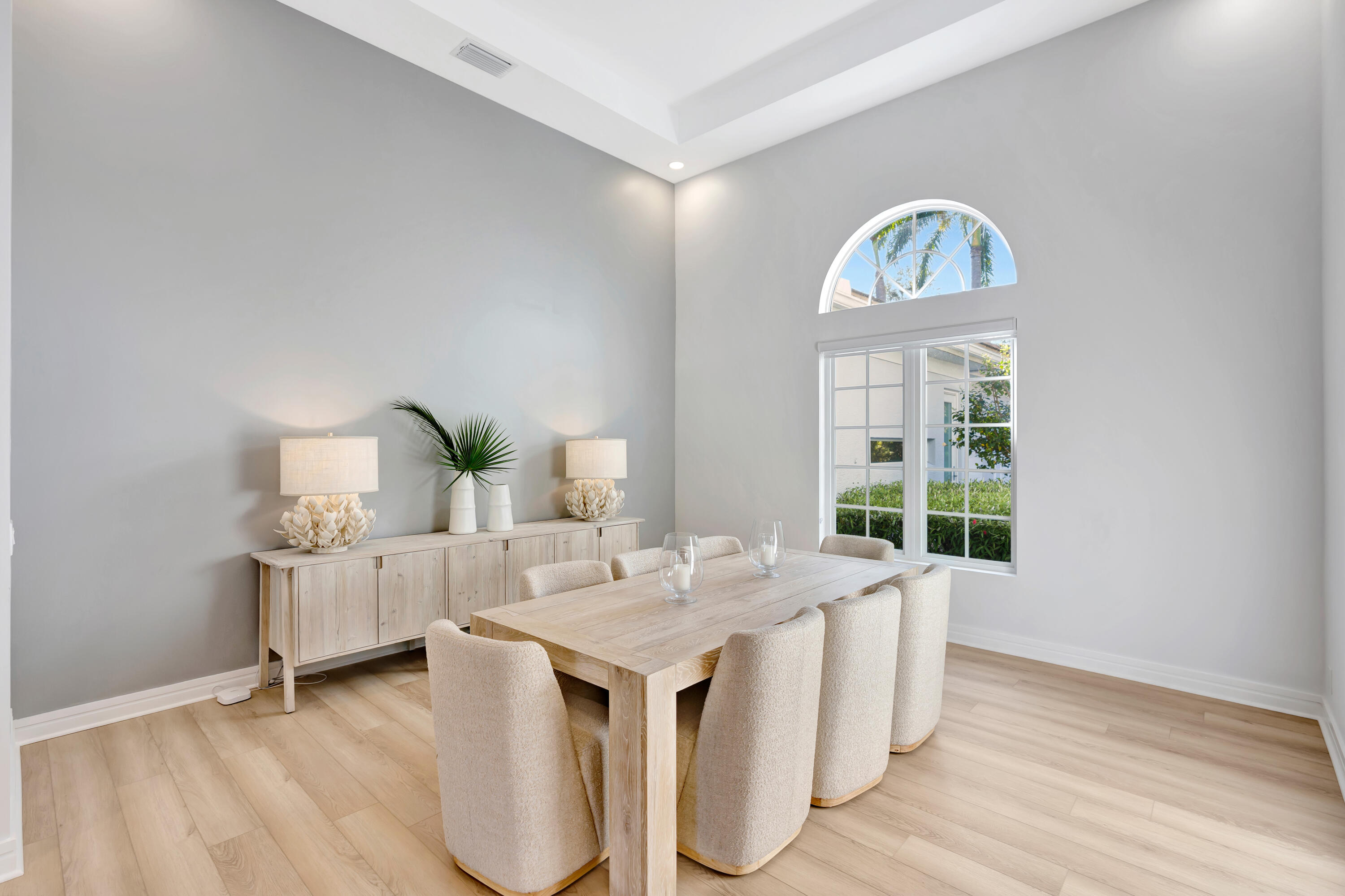 7801 Old Marsh Road Palm Beach Gardens, FL 33418 - Photo 7 of 58 Ample Space For Entertaining