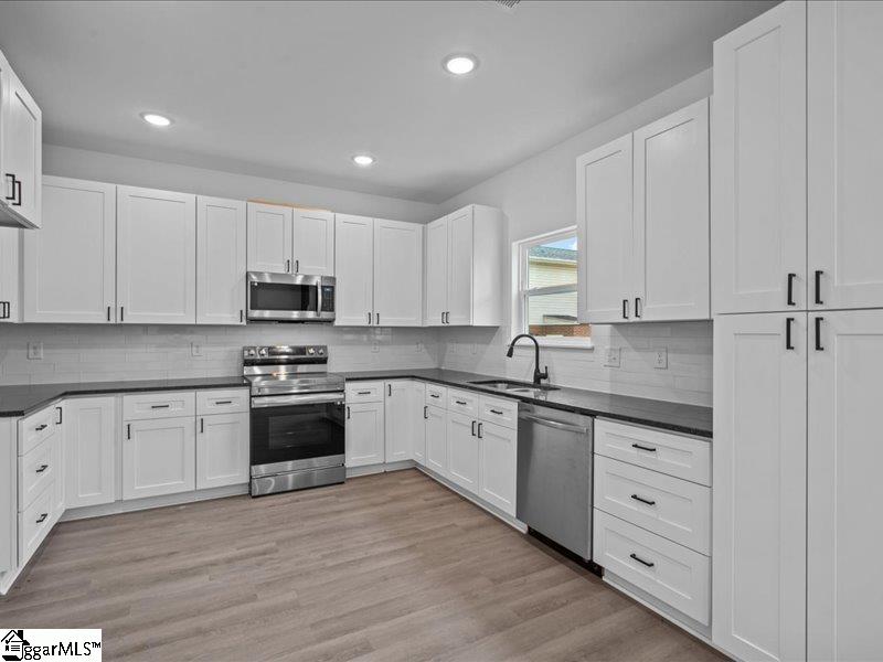 402 Simpson Road Anderson, SC 29621 - Photo 4 of 29