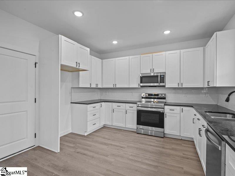 402 Simpson Road Anderson, SC 29621 - Photo 5 of 29