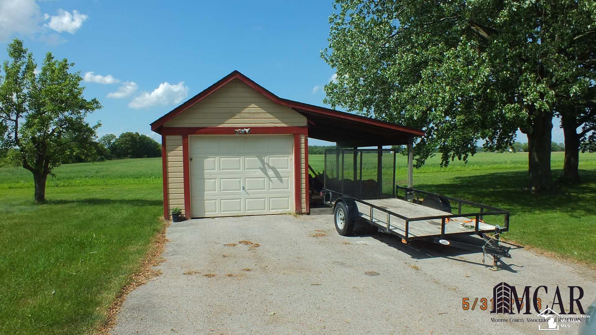 12200 Trost Road Dundee, MI 48131 - Photo 8 of 32 21456235-7.JPG