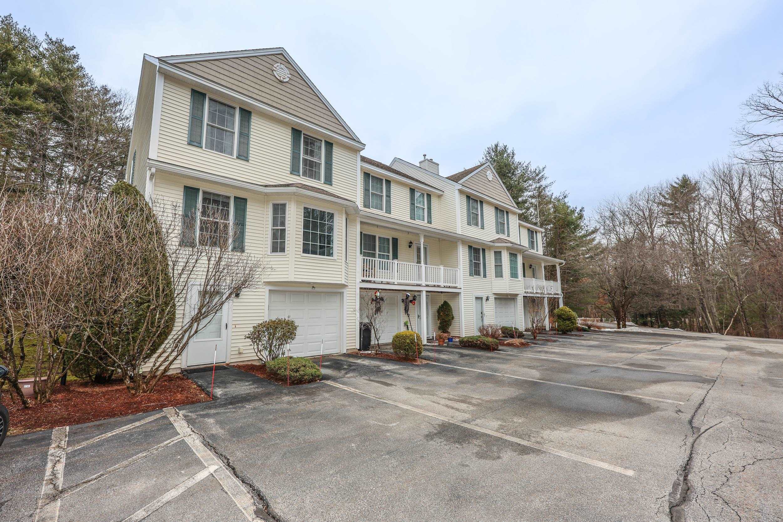 7 Mulberry Lane Amherst, NH 03031 - Photo 2 of 27