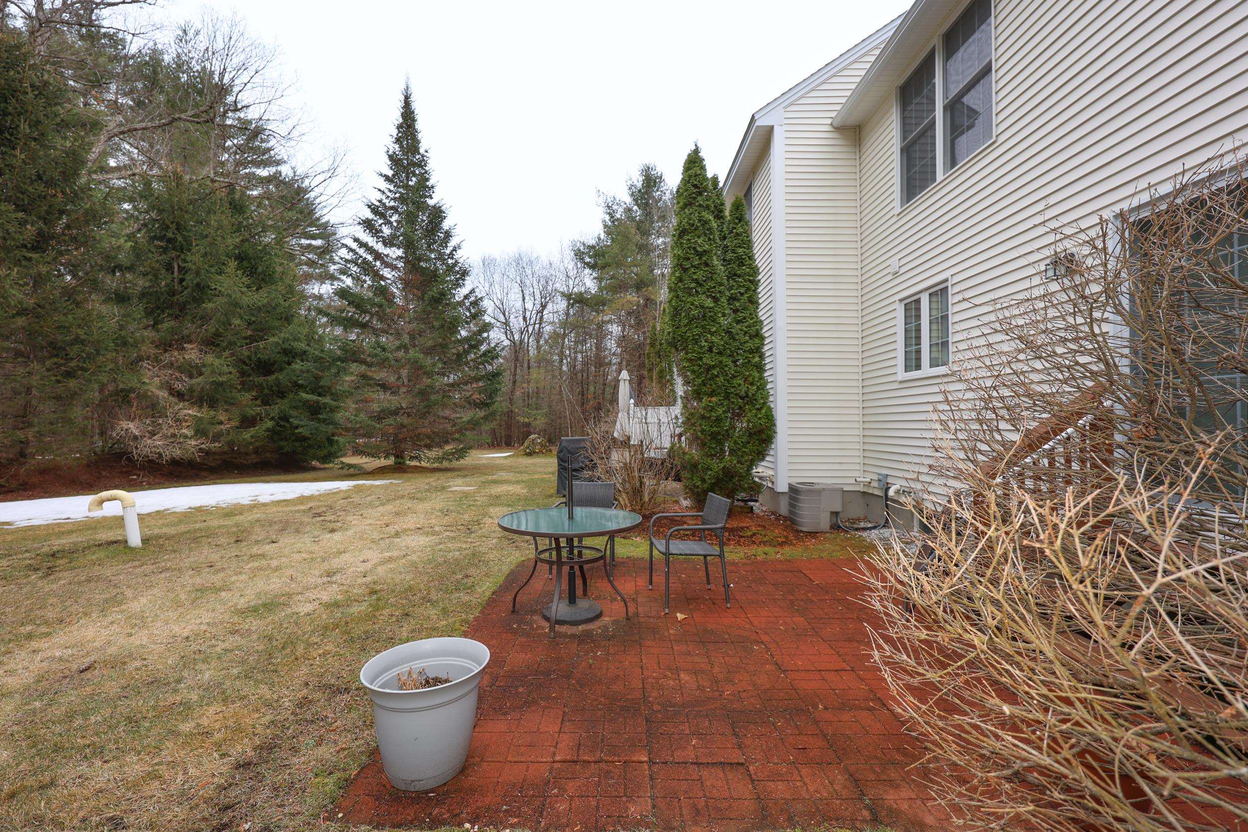 7 Mulberry Lane Amherst, NH 03031 - Photo 5 of 21