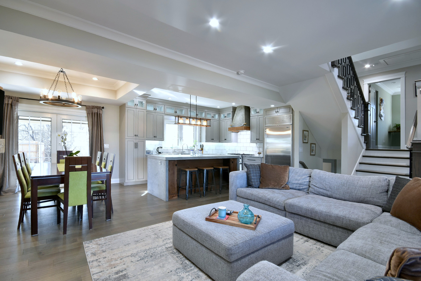 1237 Huber Lane Glenview, IL 60025 - Photo 11 of 49 a living room with furniture and a dining table