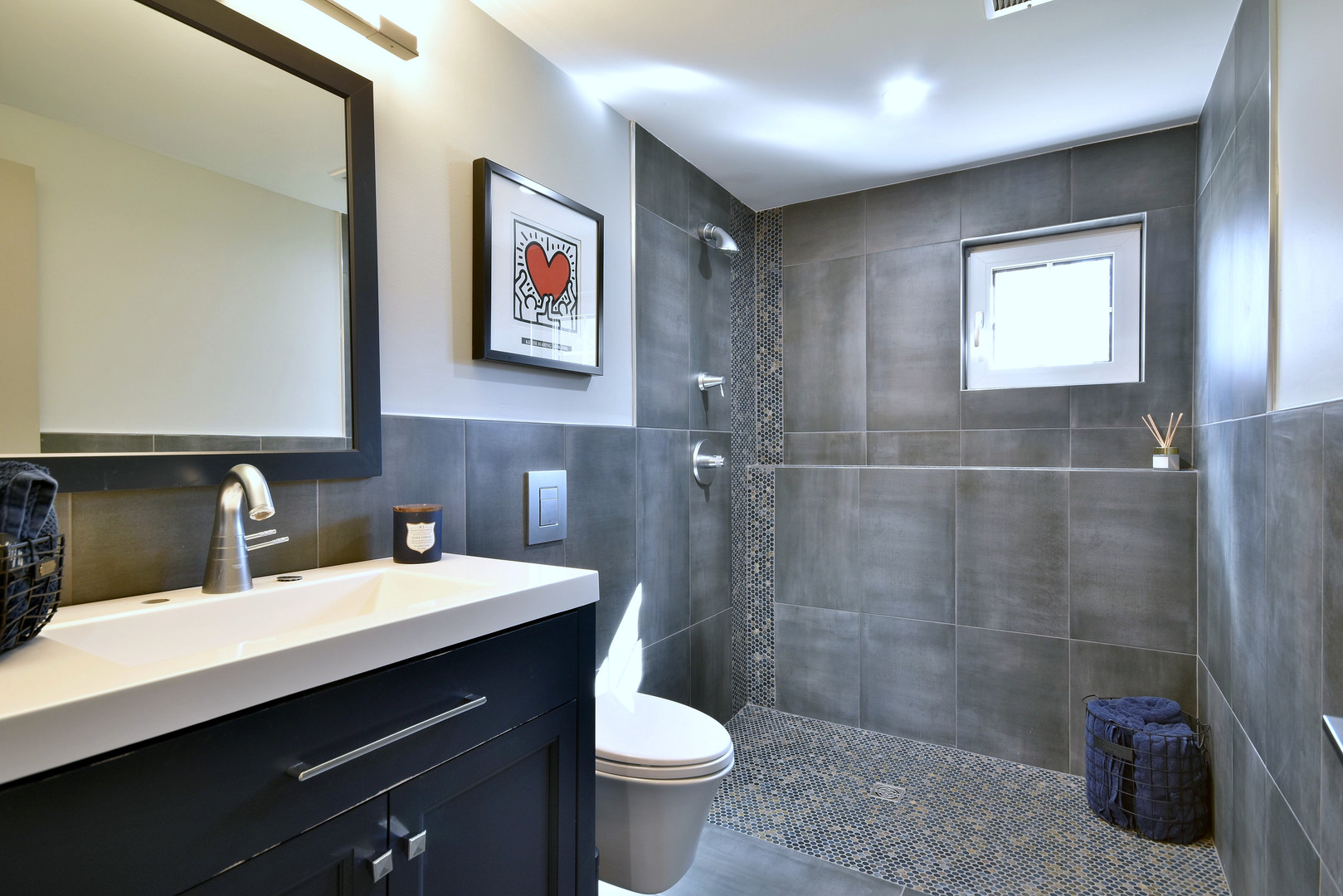1237 Huber Lane Glenview, IL 60025 - Photo 21 of 49 a bathroom with a sink toilet and a mirror