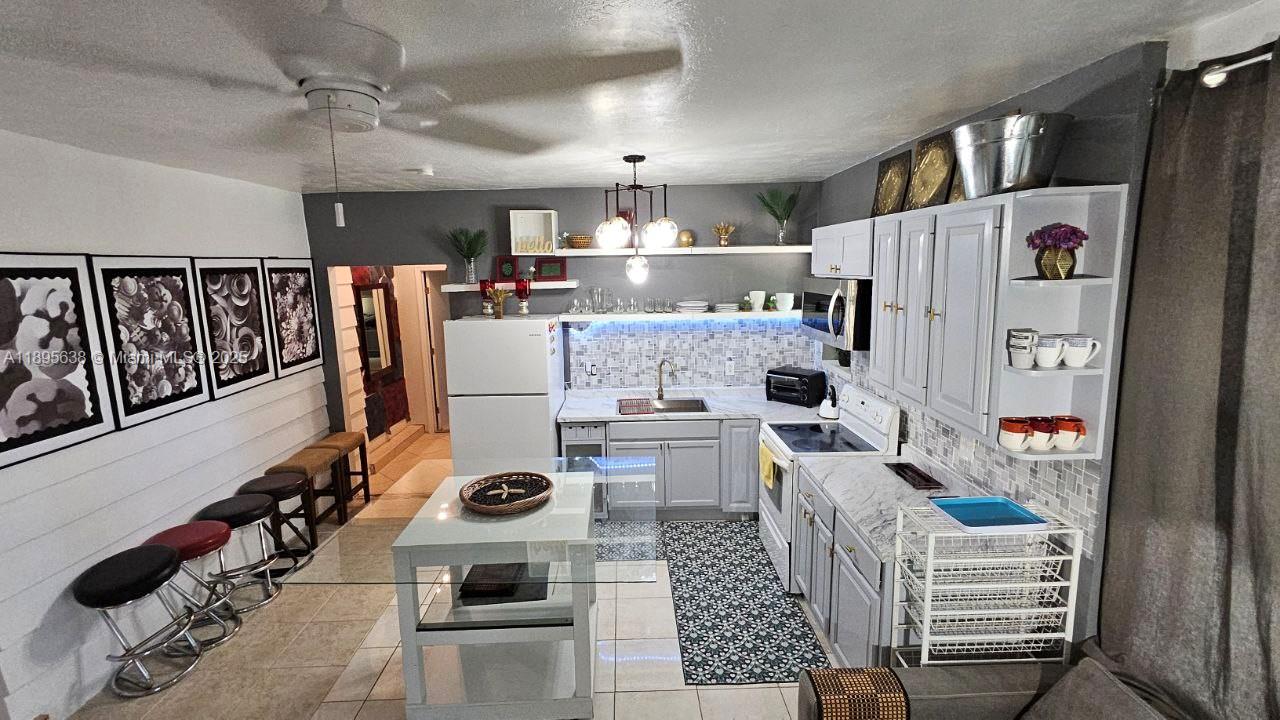 4201 Southwest 60th Place, Unit 2 South Miami, FL 33155 - Photo 1 of 14