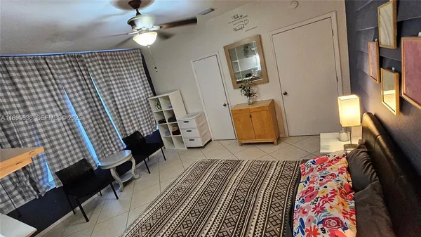 $3,995 | 4201 Southwest 60th Place, Unit 2, South Miami, FL 33155