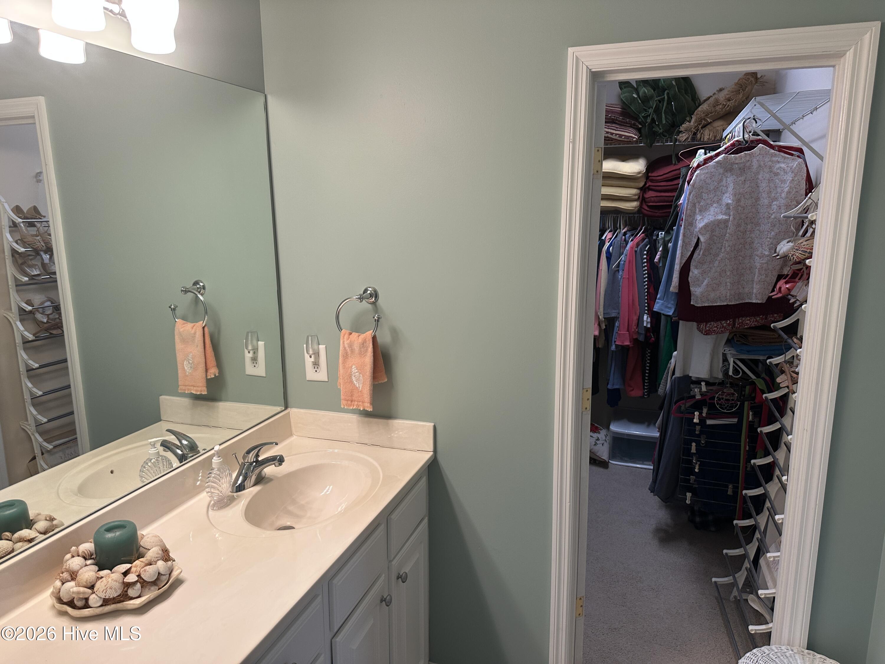 139 Broken Ridge Trail West End, NC 27376 - Photo 11 of 32 Guest room bath