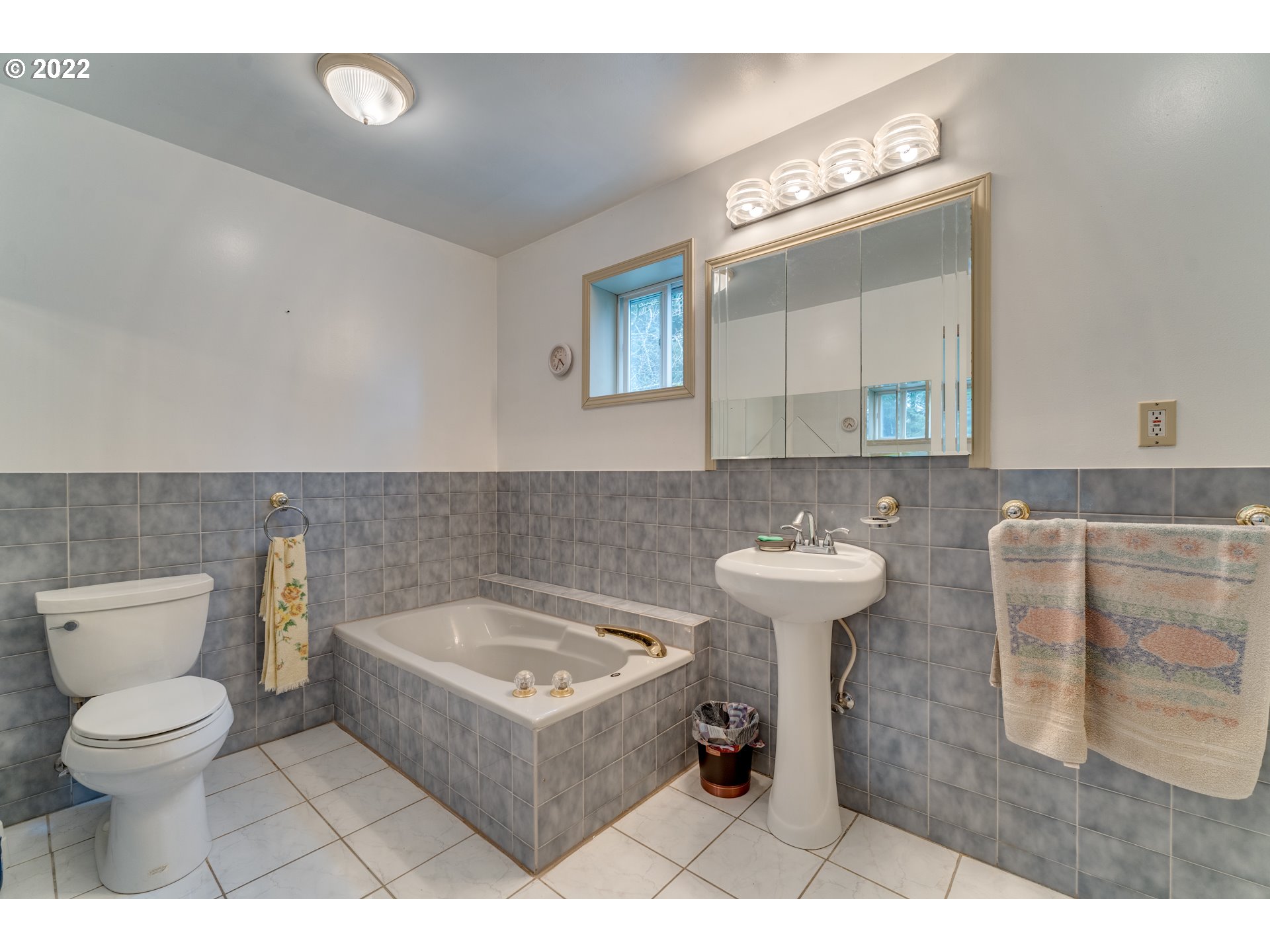 24259 Southeast Howlett Road Eagle Creek, OR 97022 - Photo 8 of 32 Gallery Image 8