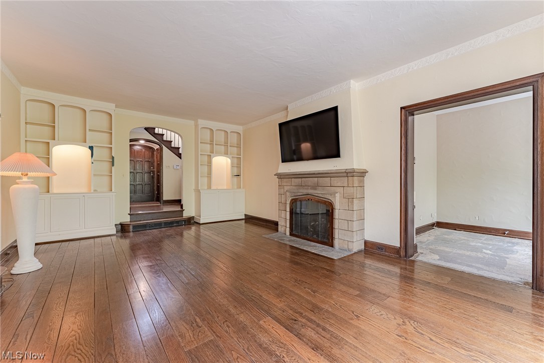 12419 Fairhill Road Cleveland, OH 44120 - Photo 6 of 35 Gallery Image 6