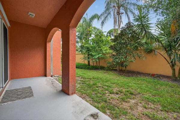 $294,999 | 47 Southeast Sedona Circle, Unit 102, Stuart, FL 34994