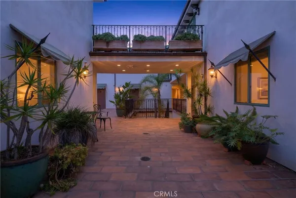 $1,125,000 | 4301 Los Feliz, Unit 12, Los Angeles, CA 90027