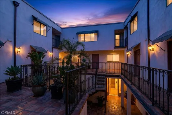 $1,125,000 | 4301 Los Feliz, Unit 12, Los Angeles, CA 90027