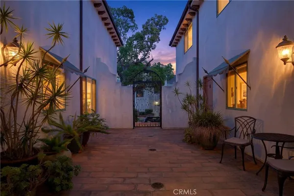 $1,125,000 | 4301 Los Feliz, Unit 12, Los Angeles, CA 90027