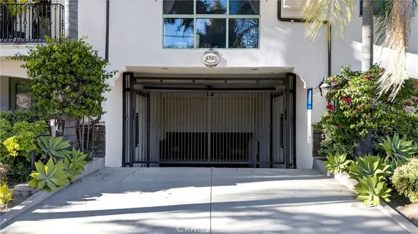 $1,125,000 | 4301 Los Feliz, Unit 12, Los Angeles, CA 90027