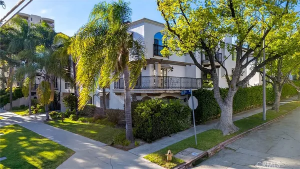 $1,125,000 | 4301 Los Feliz, Unit 12, Los Angeles, CA 90027