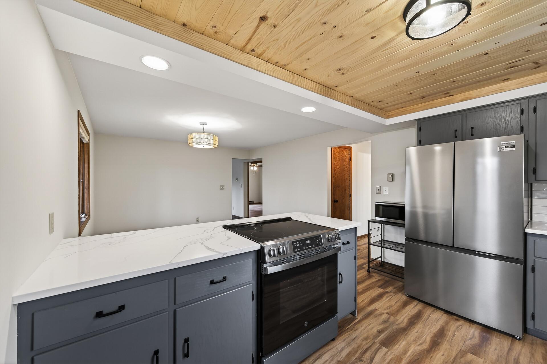 433 7th Street South Hudson, WI 54016 - Photo 3 of 32