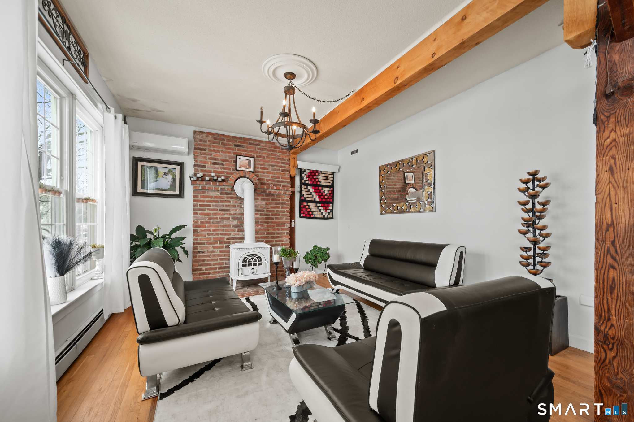 278 Thompsonville Road Suffield, CT 06078 - Photo 11 of 38 a living room with furniture