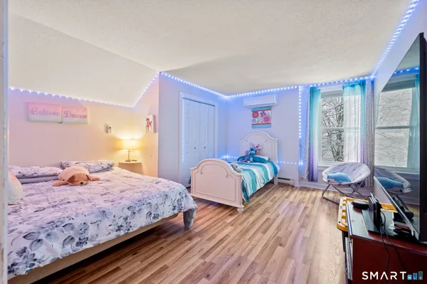 $685,000 | 278 Thompsonville Road, Suffield, CT 06078