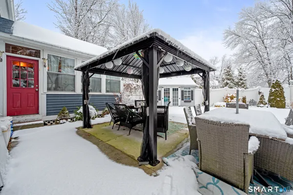 $685,000 | 278 Thompsonville Road, Suffield, CT 06078