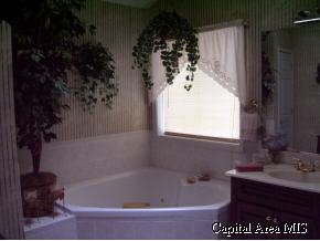 2367 Mound Road Jacksonville, IL 62650 - Photo 2 of 6