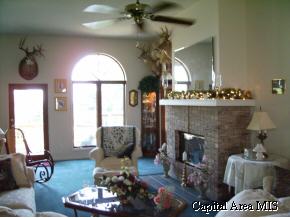 2367 Mound Road Jacksonville, IL 62650 - Photo 4 of 6
