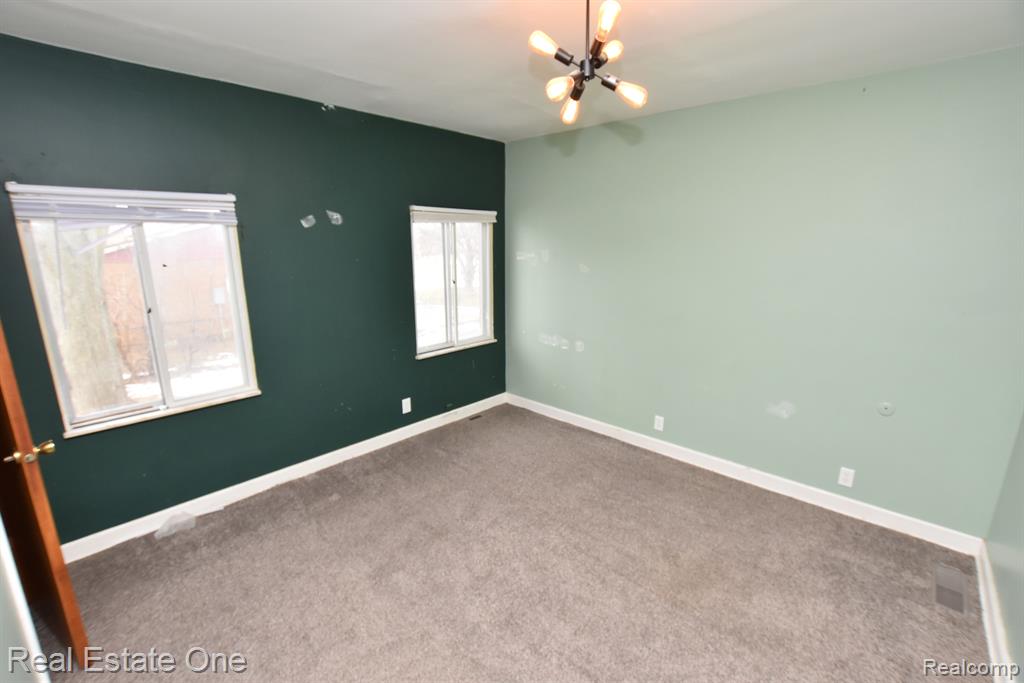 2439 Coldwater Road Flint, MI 48505 - Photo 12 of 18