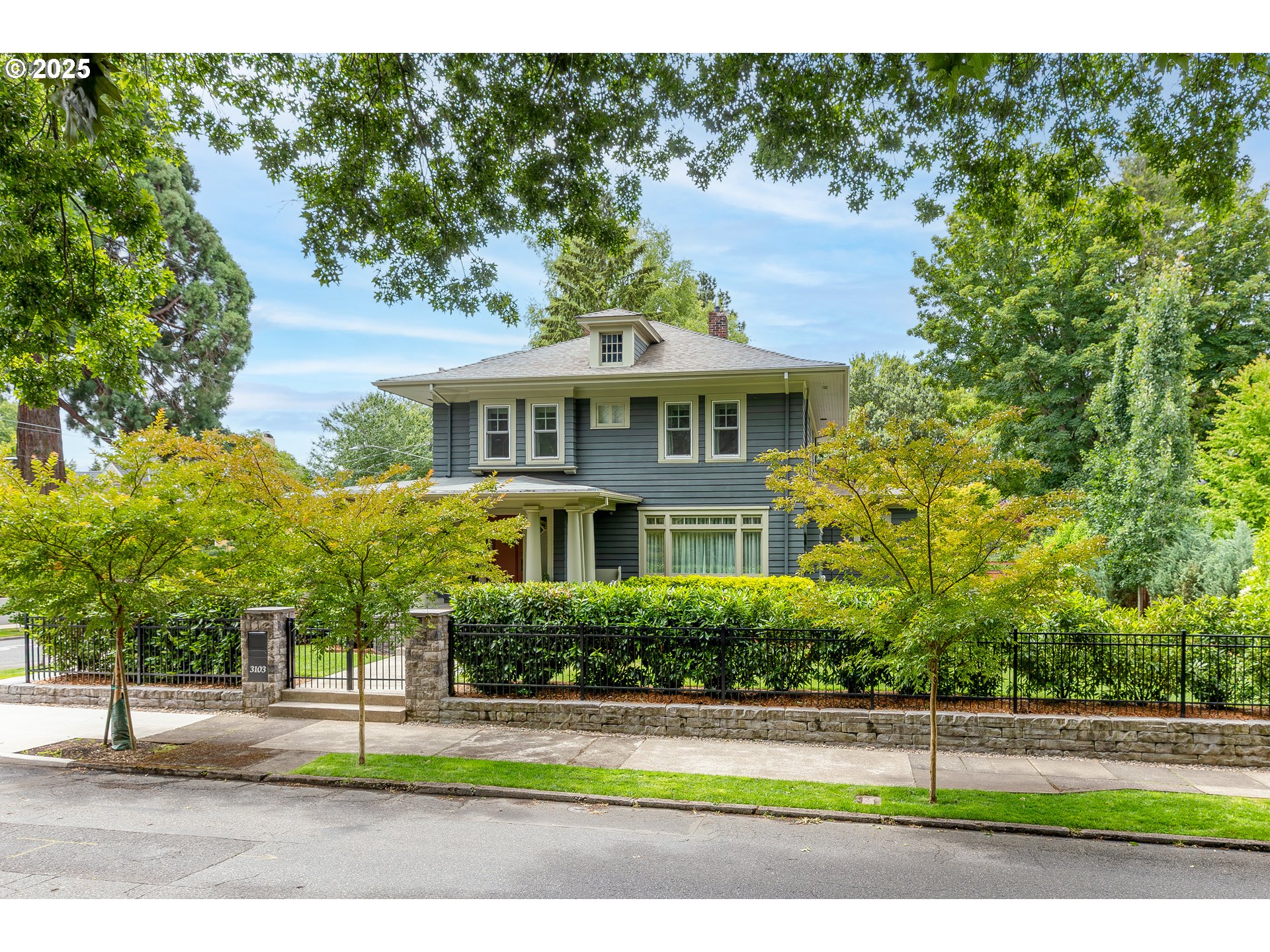 3103 Northeast 15th Avenue Portland, OR 97212 - Photo 3 of 48