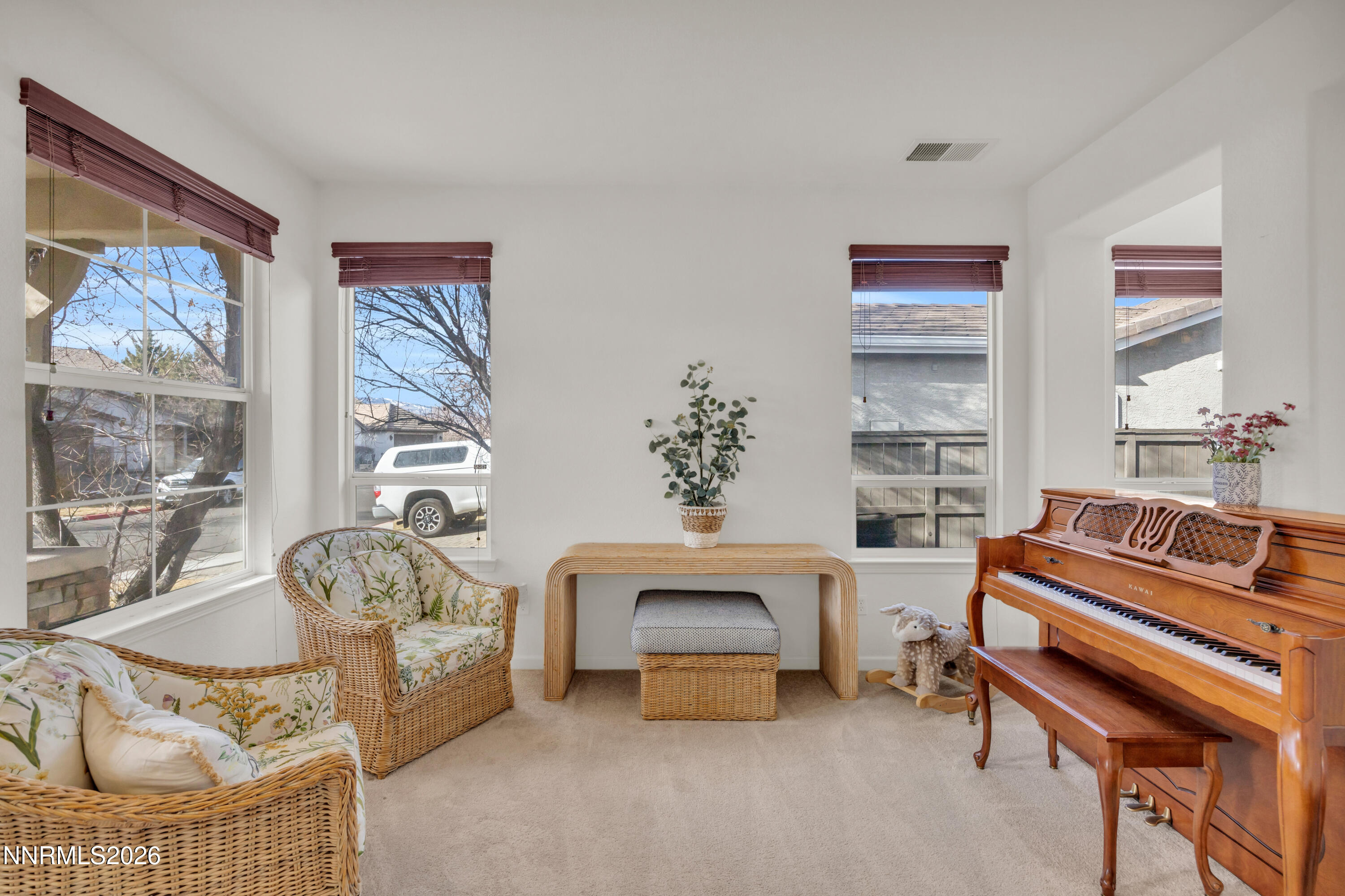 461 Roseben Court Reno, NV 89521 - Photo 6 of 37 IMG_2796