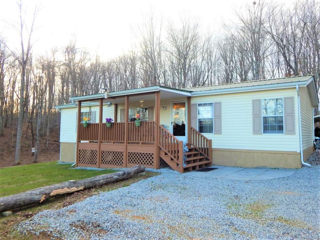 869 Maple Branch Road Sparta, TN 38583 - Photo 2 of 23 20190108223006739940000000-o