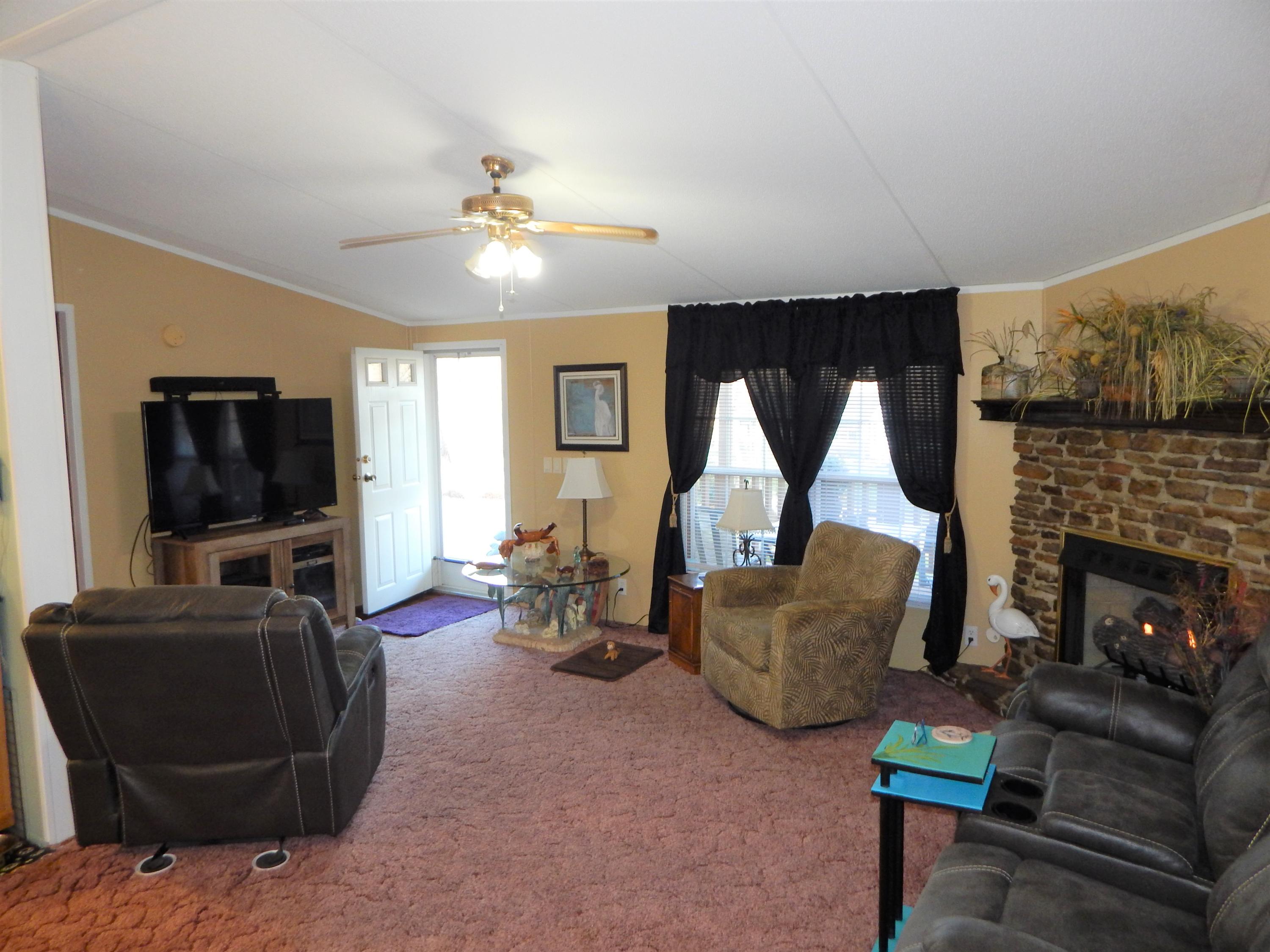 869 Maple Branch Road Sparta, TN 38583 - Photo 5 of 23 DSCN4068